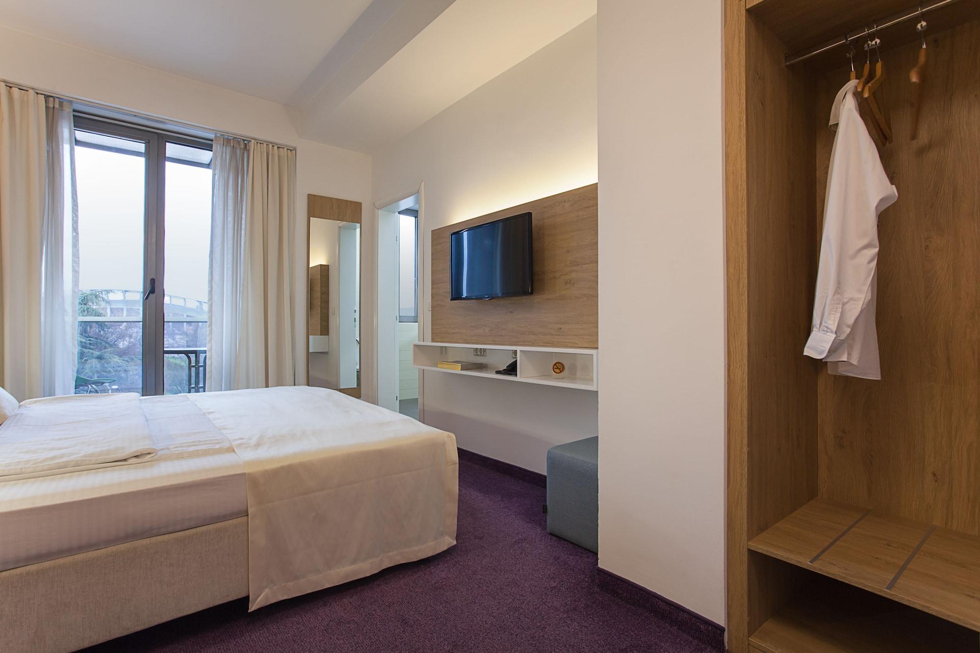 City Park Hotel Skopje Ngoại thất bức ảnh