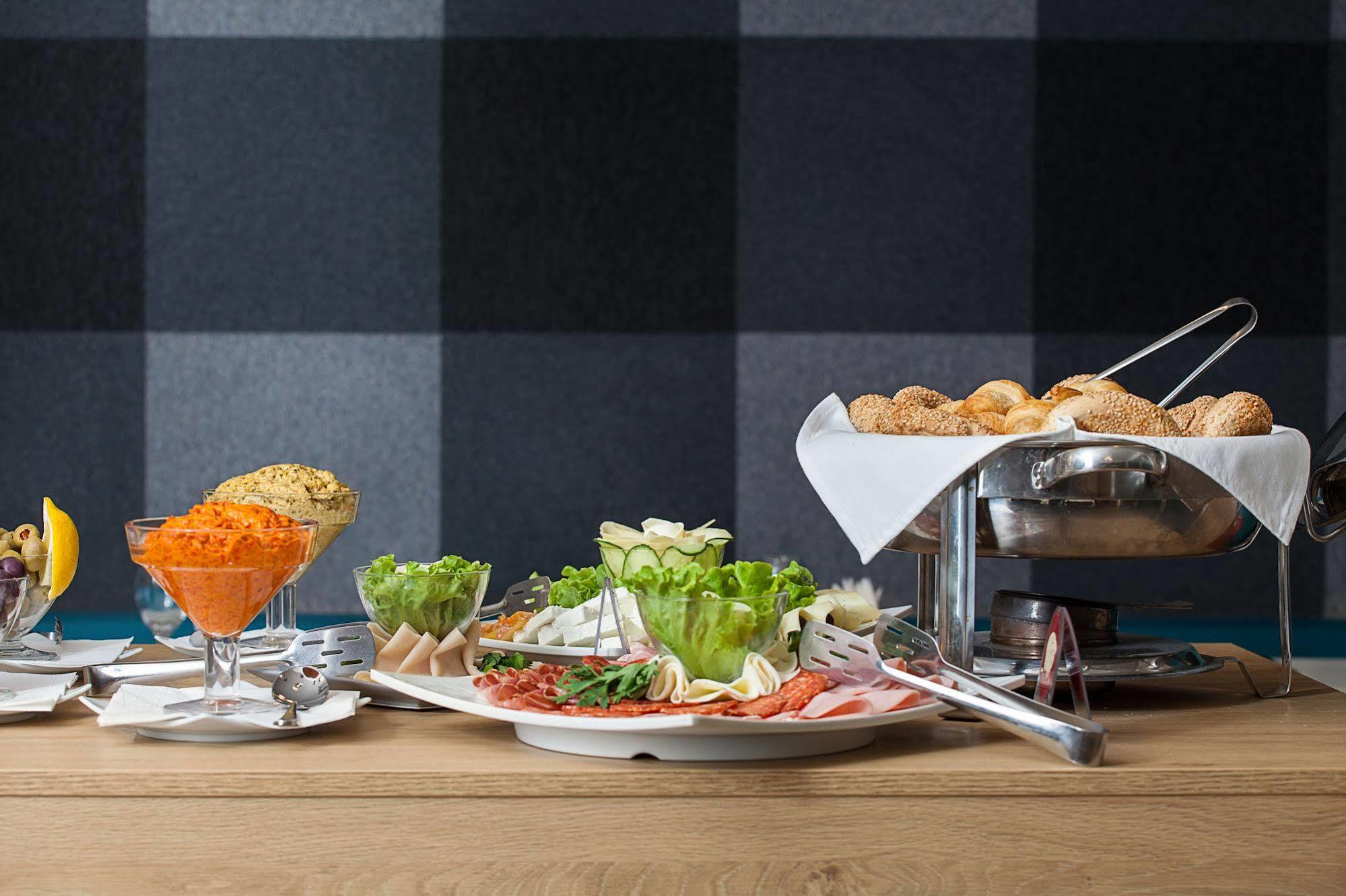City Park Hotel Skopje Ngoại thất bức ảnh