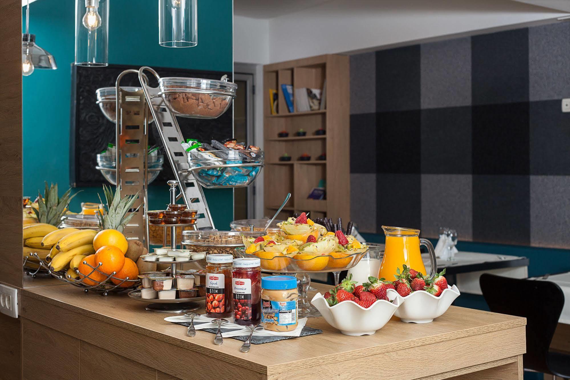 City Park Hotel Skopje Ngoại thất bức ảnh
